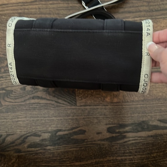 MARC JACOBS JACQUARD SMALL TOTE BAG( black and white) - Picture 5 of 12